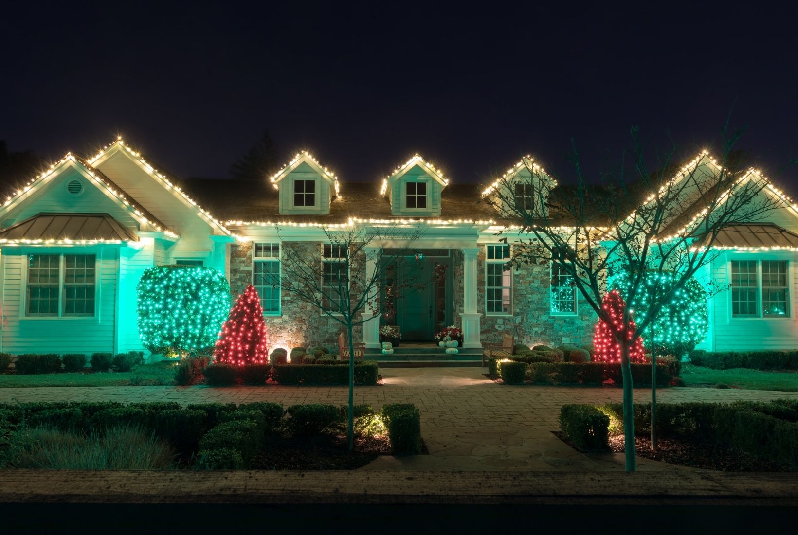 Dirty South Pressure Washing Holiday Lighting Removal Services That Keep Your Home Safe and Stress-Free Holiday Lighting Removal