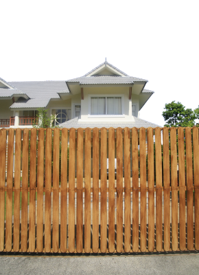 house and fence pressure wash